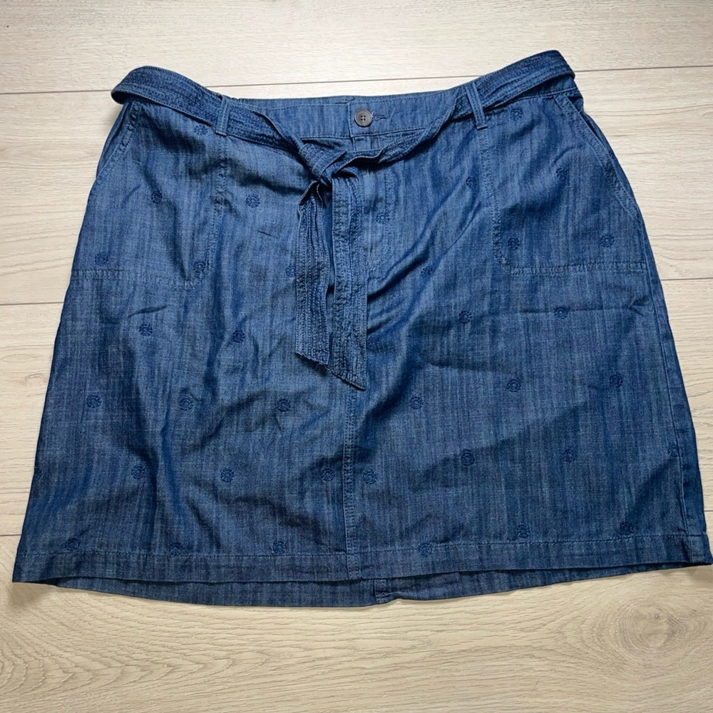 Talbots Denim Skirt NWT Womens 18 Embroidered Circle Design Pockets Belt Navy - Picture 2 of 9